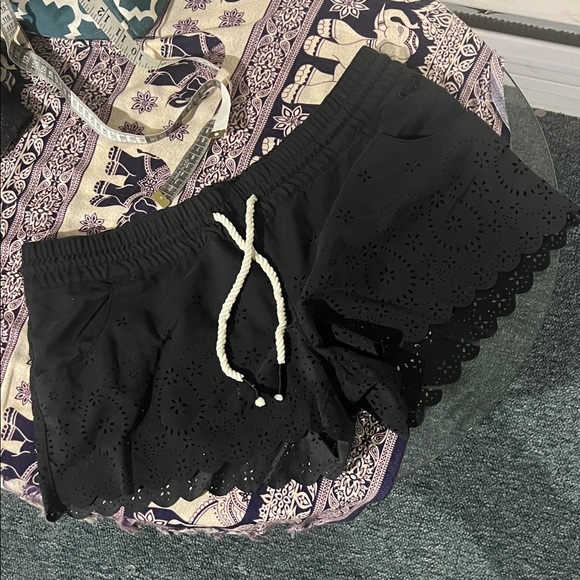 Roxy quick dry swim surf Black Eyelet Women's Shorts hipster - Picture 1 of 5